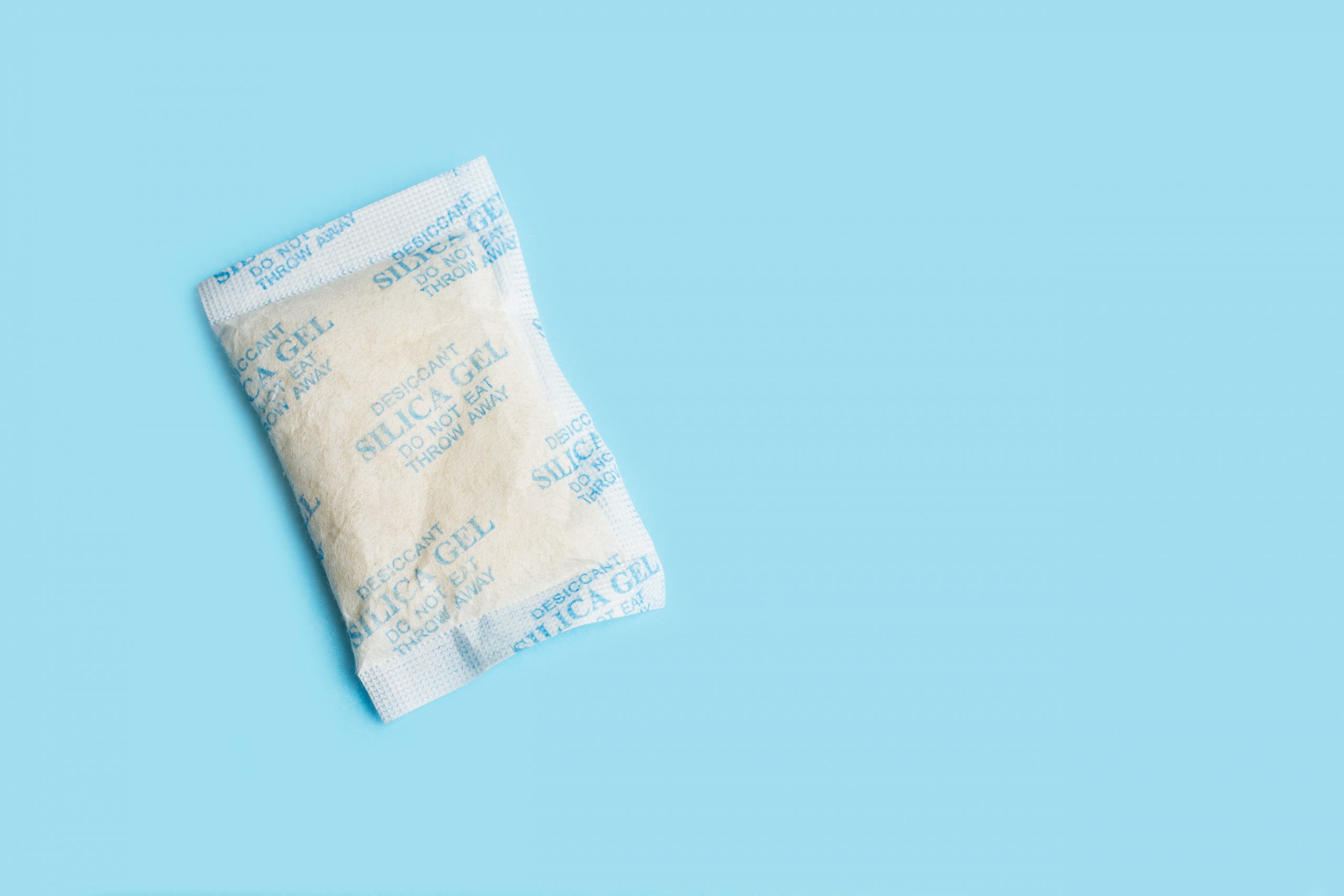 Silica Gel: Pengertian, Manfaat dan Cara Menggunakannya | SAPX Express