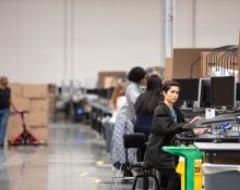 hub pengantaran logistik adalah