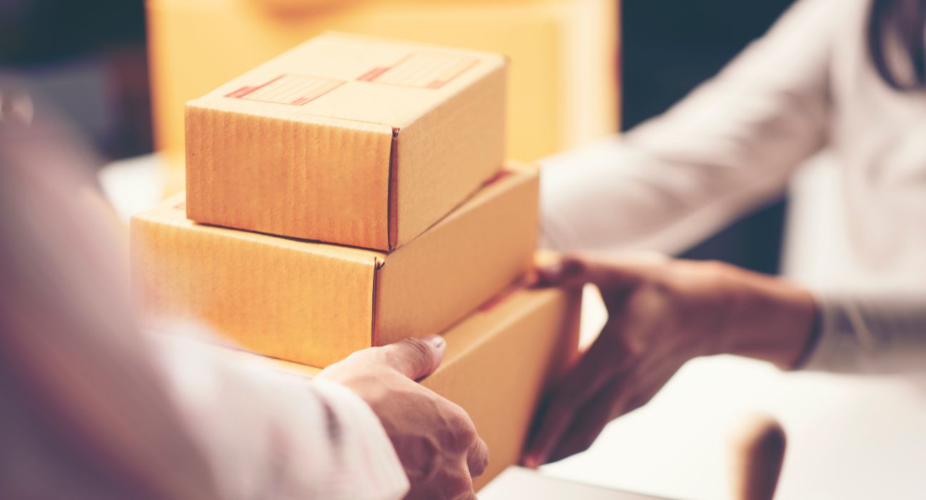 delivery vs shipping