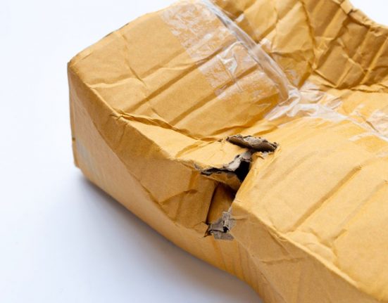 paket rusak saat dikirim tanggung jawab siapa