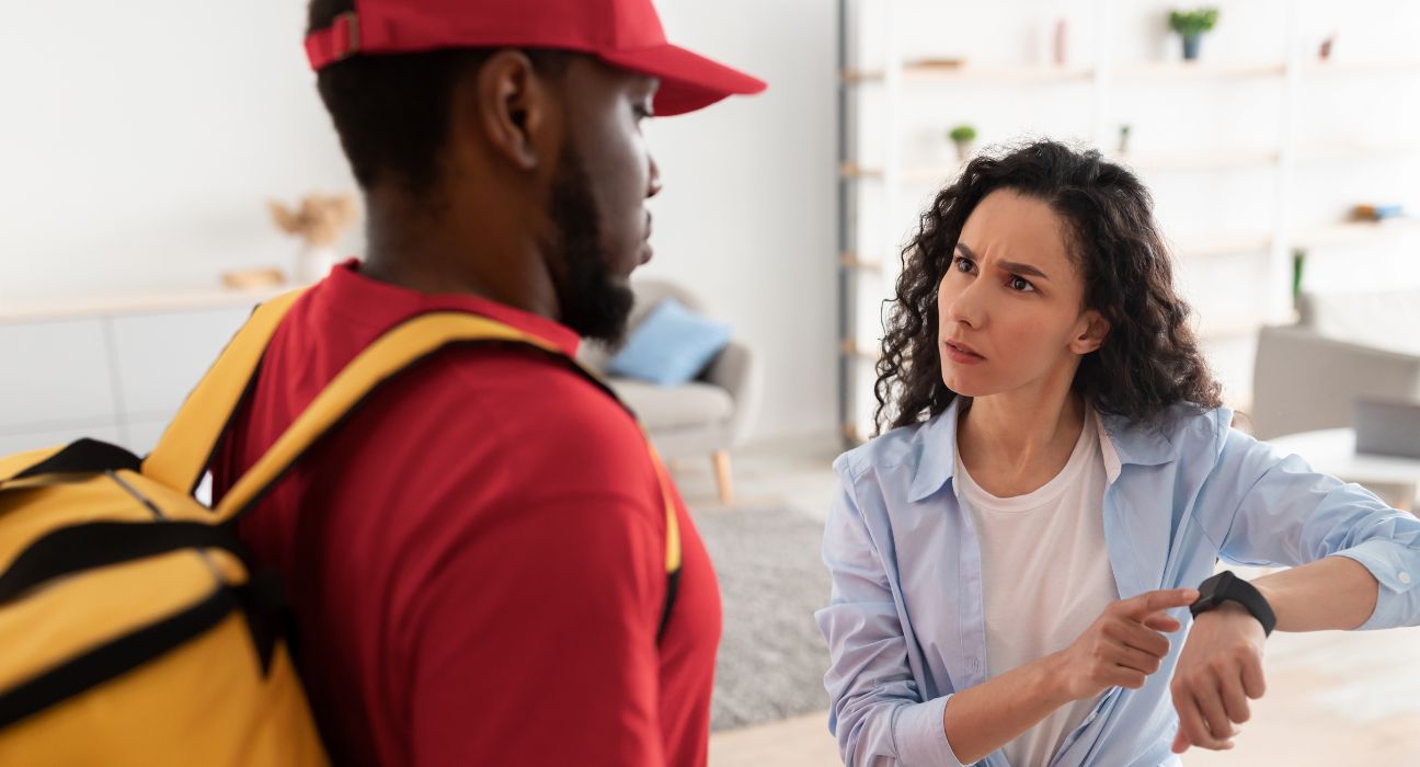 cara mengatasi paket terlambat