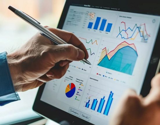contoh aplikasi crm